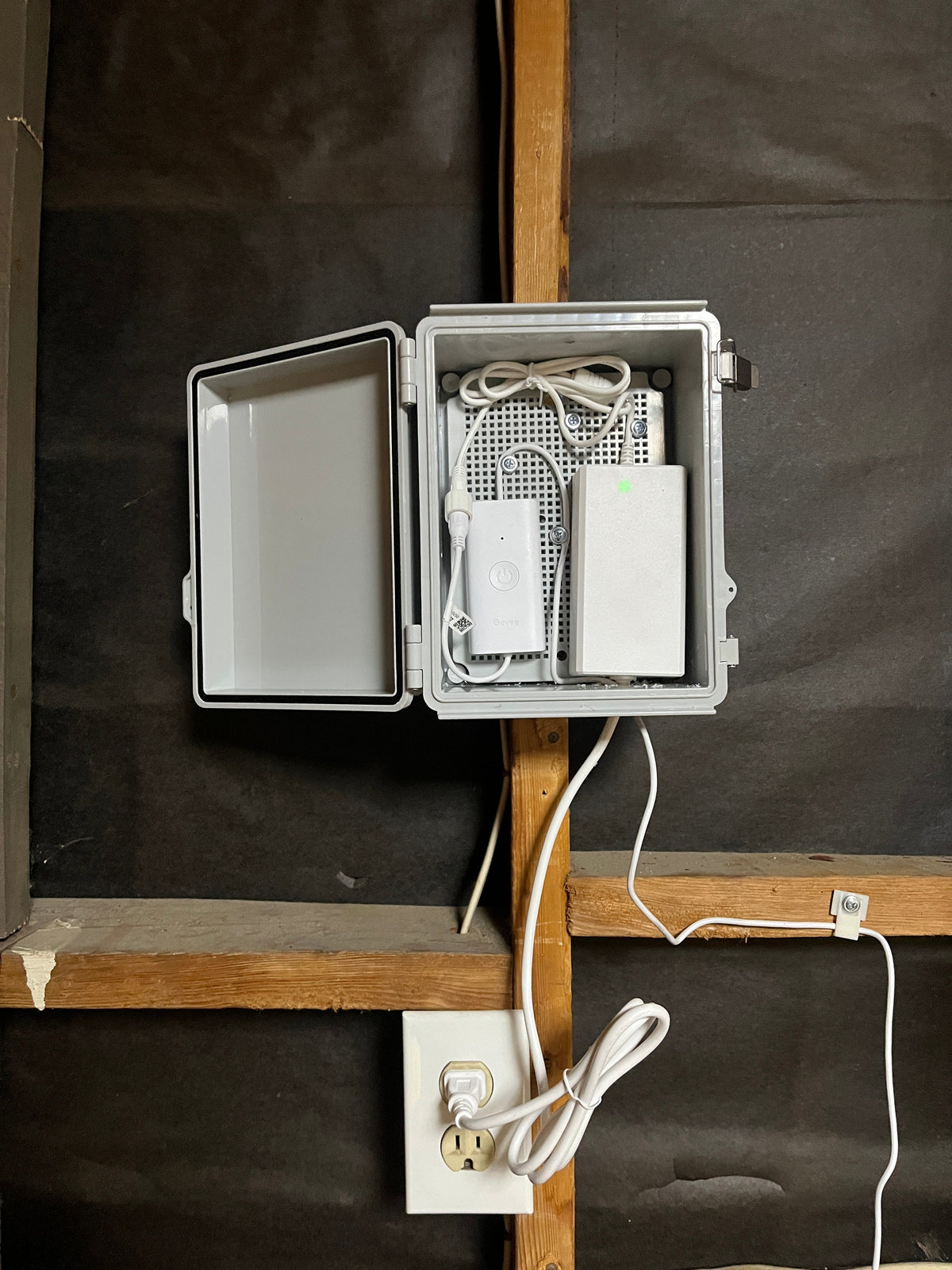 Weatherproofed Junction Box for Permanent Outdoor Lights