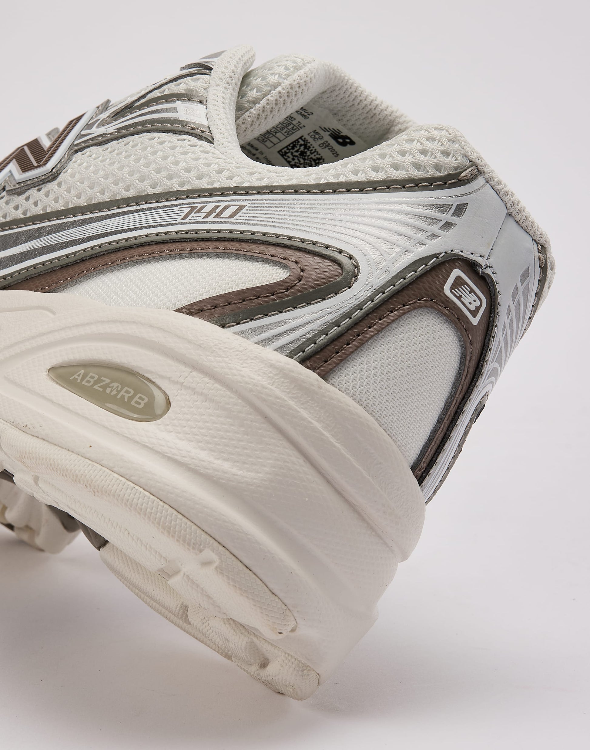 New Balance 740