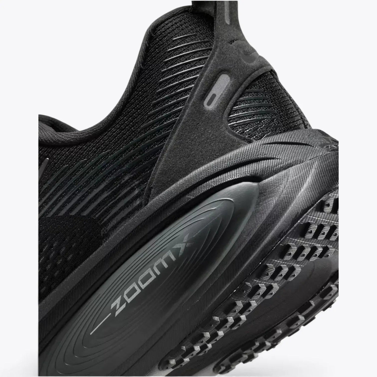 Nike Vomero 18 Triple Black