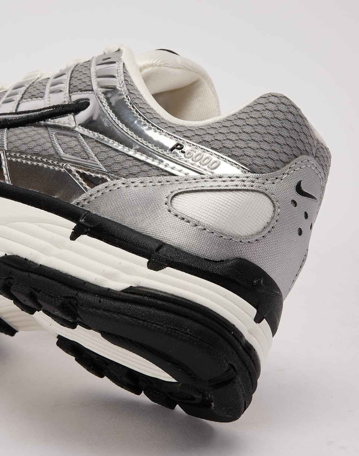 Nike P-6000 Grade-School