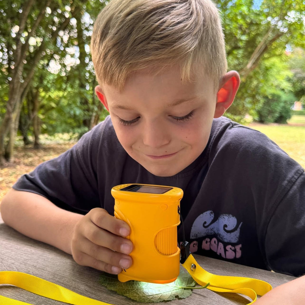 Adventure Microscope — Less Screen Time, More Discovery 🔍