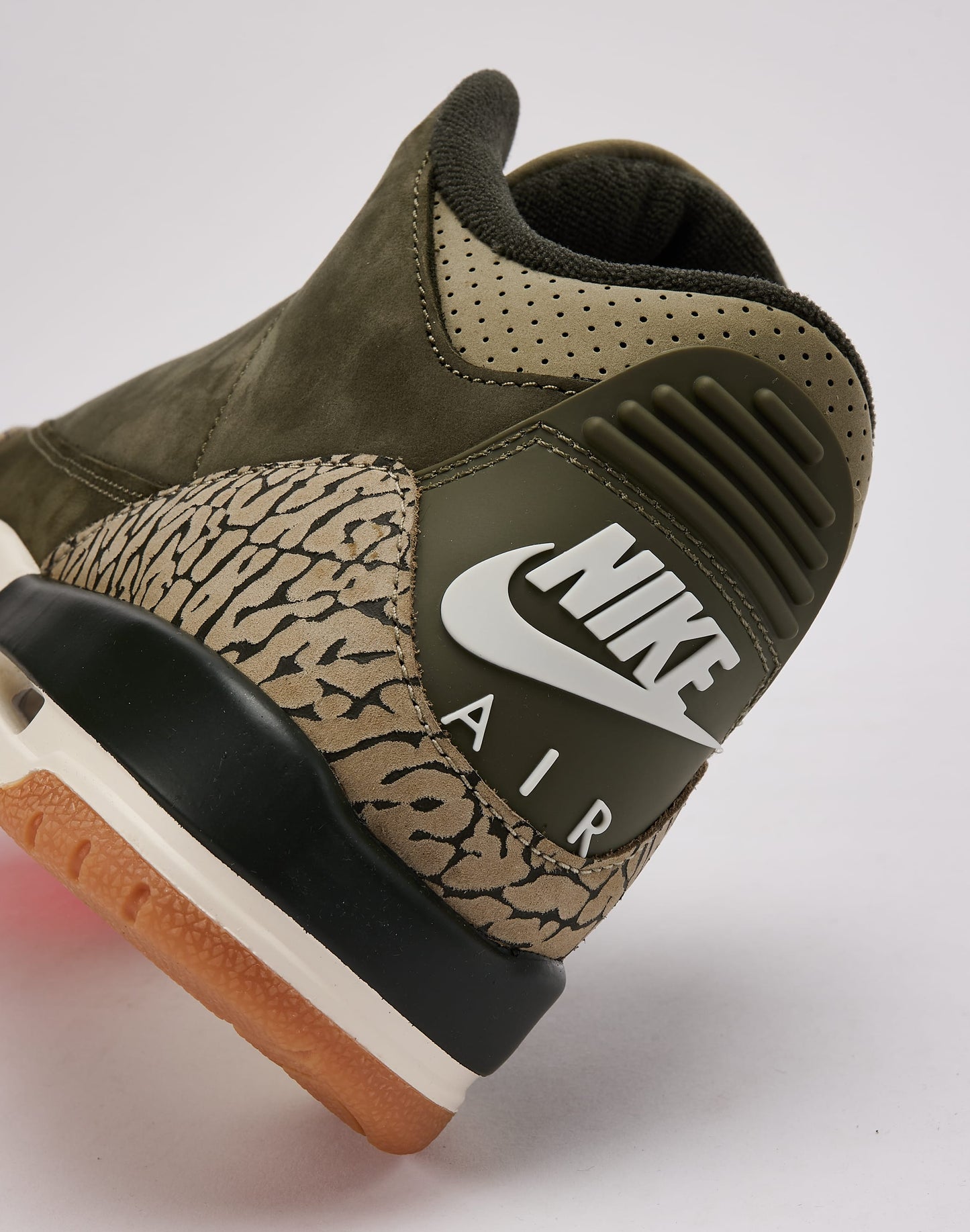 Jordan Air Jordan 3 Retro 'Medium Olive' Grade-School