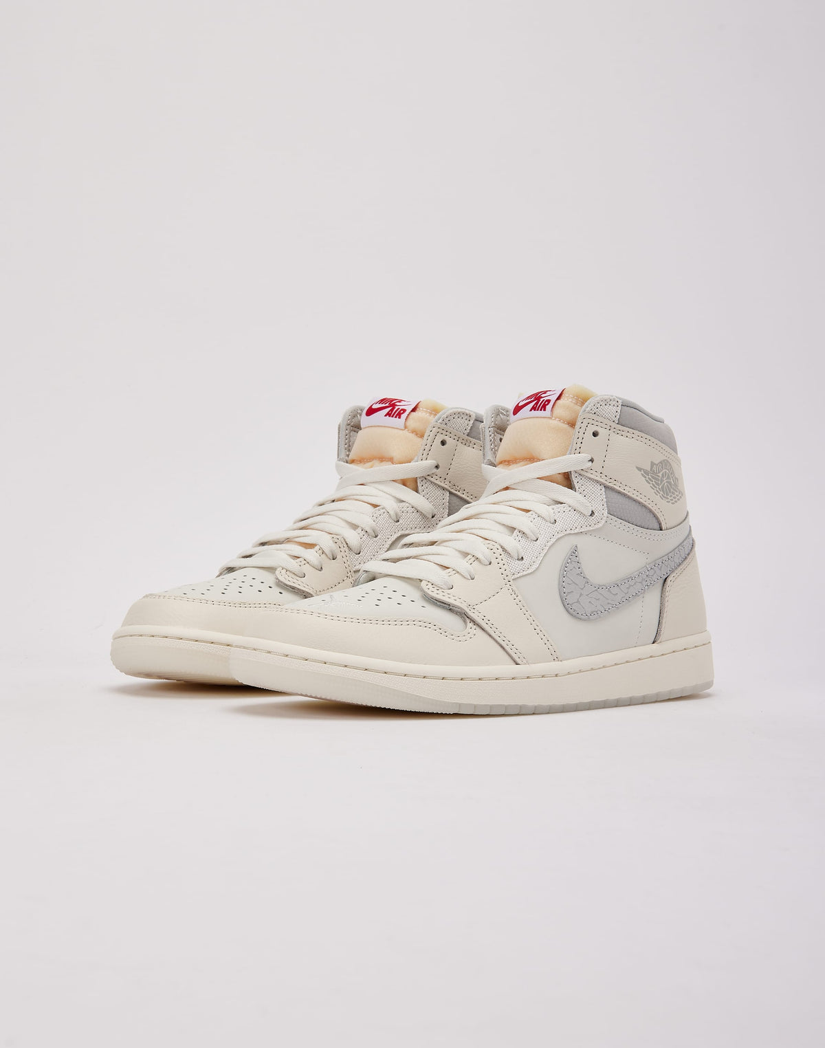 Jordan Air Jordan 1 Retro High OG 'Sail and University Red'