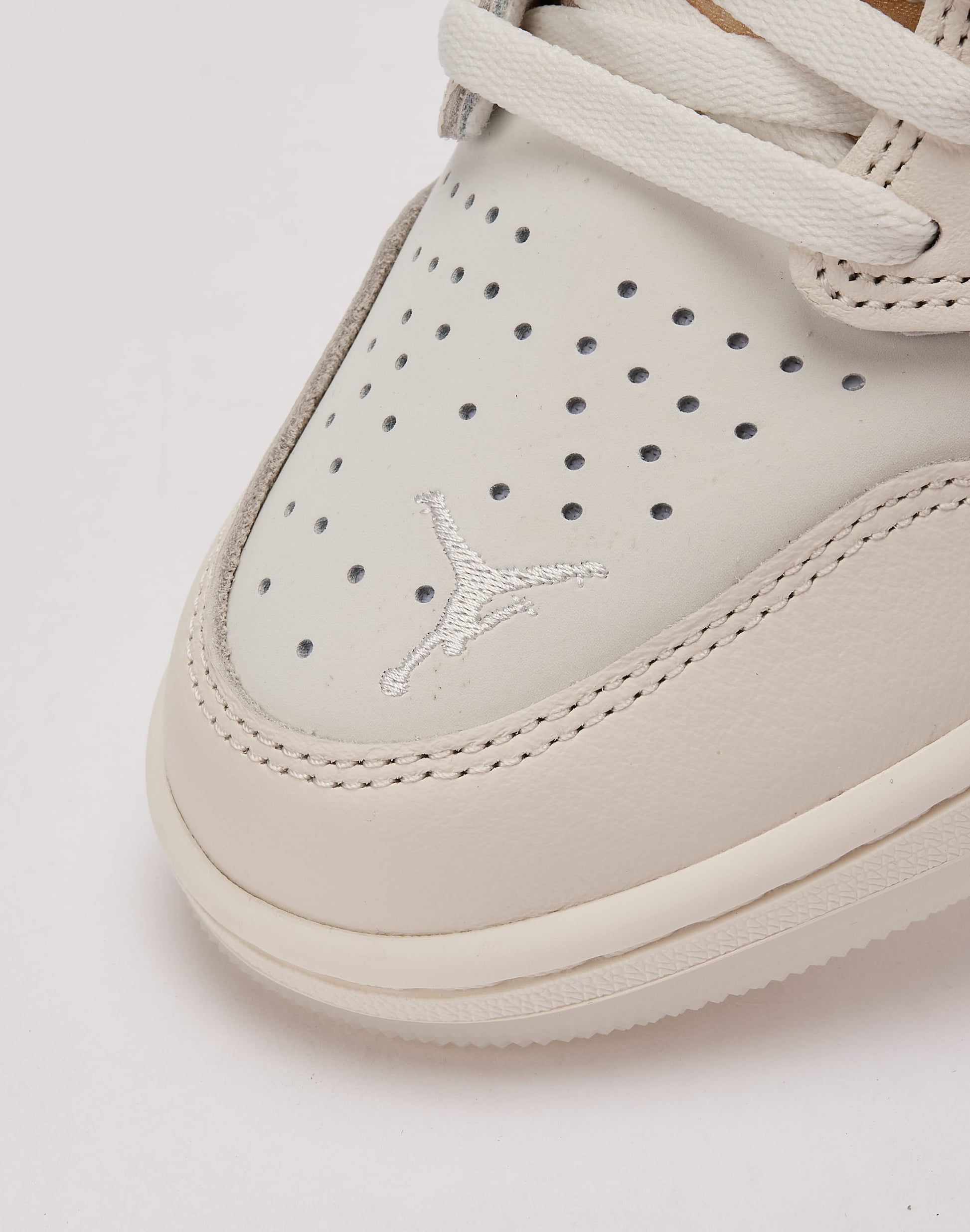Jordan Air Jordan 1 Retro High OG 'Sail and University Red'
