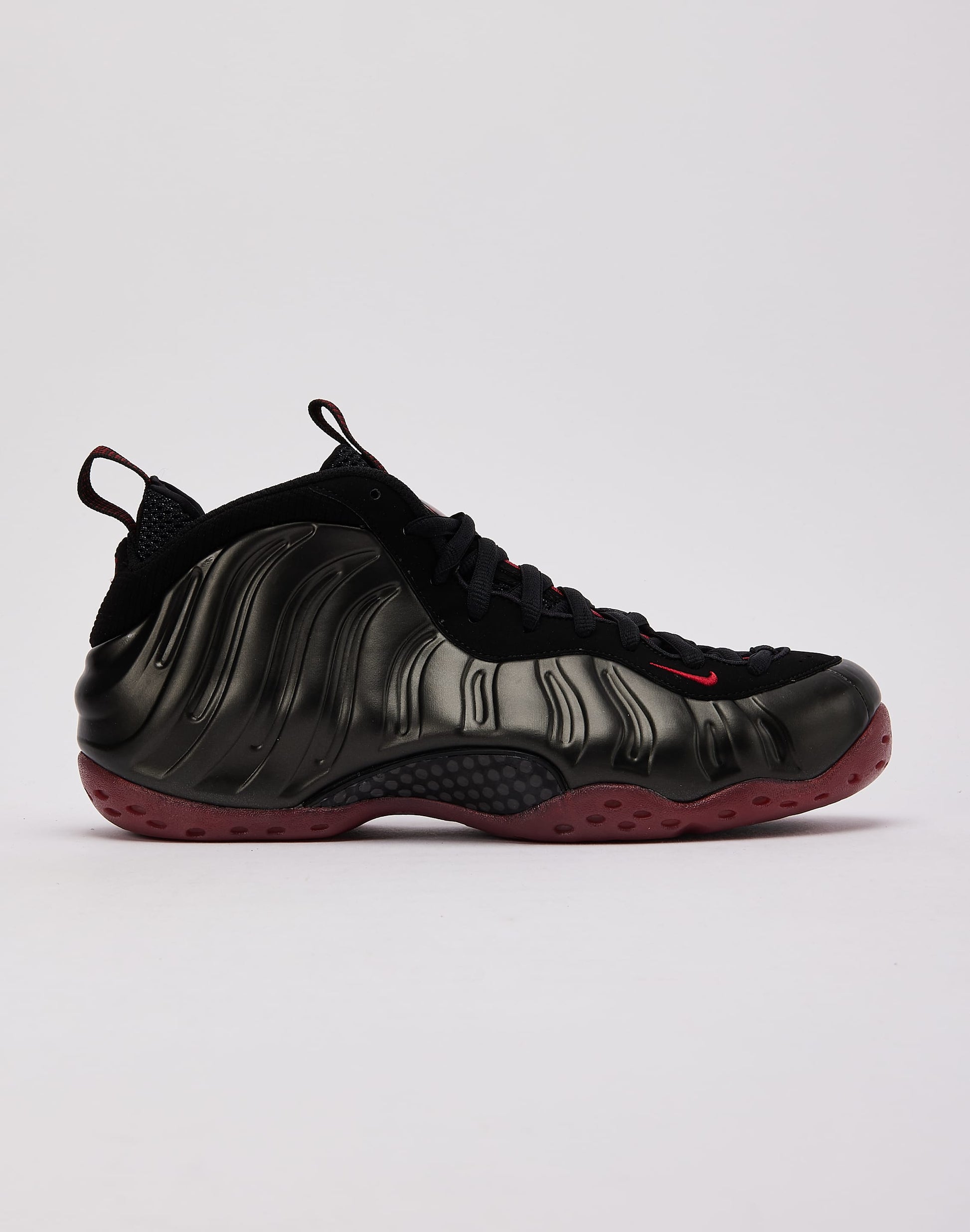 Nike Air Foamposite One 'Black and Varsity Red'